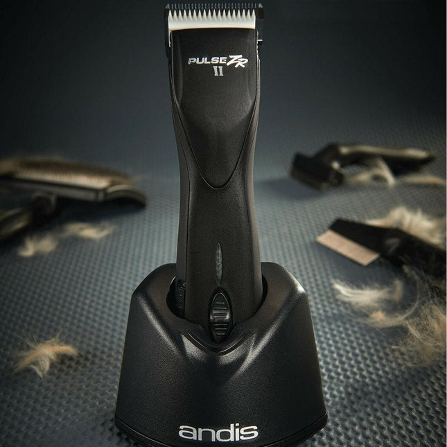 Andis Pulse ZR II Vet - professional cordless clipper, 5-speed with two batteries and CeramicEdge blade (0.25mm).