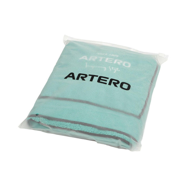 Artero Zumba Towel 100x50 - microfiber towel for dogs and cats, with hand pockets.