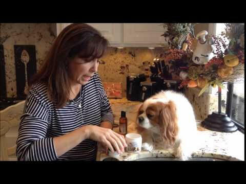 Eye Envy Applicator Pads Jar 30pcs - gentle pads for cleaning around the eyes, lint-free.